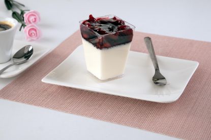 Obrázek Panna Cotta s višněmi